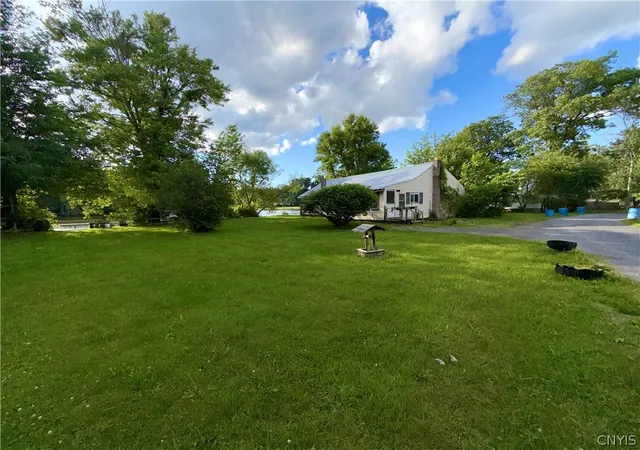 Photo 2 of Single family home for sale at 1070 Lynch Rd, Baldwinsville, NY 13027 | MLS# S1692400 | Listing updated on 2026-07-24