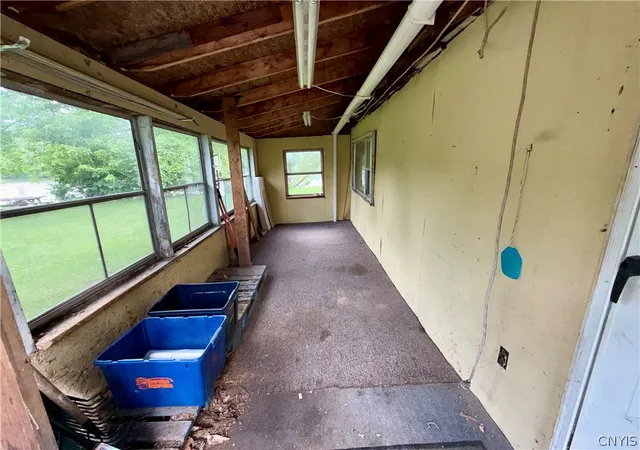 Photo 3 of Single family home for sale at 1070 Lynch Rd, Baldwinsville, NY 13027 | MLS# S1692400 | Listing updated on 2026-07-24