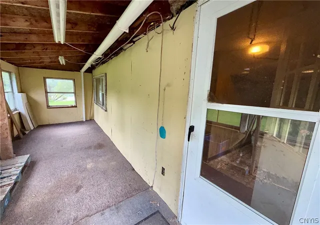 Photo 4 of Single family home for sale at 1070 Lynch Rd, Baldwinsville, NY 13027 | MLS# S1692400 | Listing updated on 2026-07-24