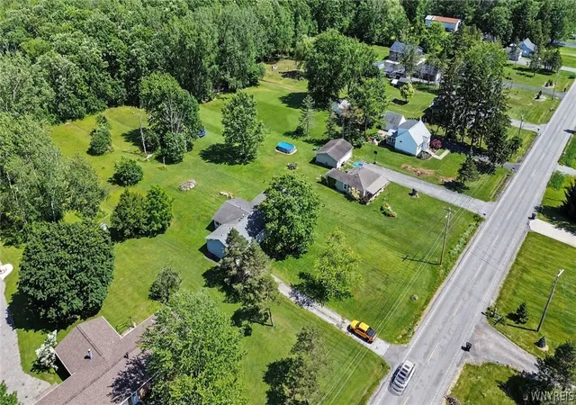 Homes for sale in Alden, NY | 3185 Townline Rd, Alden, NY 14086 | MLS# B1692410