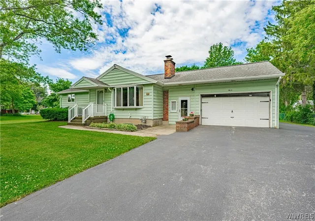 Homes for sale in Cambria, NY | 5812 Joanne Dr, Cambria, NY 14132 | MLS# B1685299