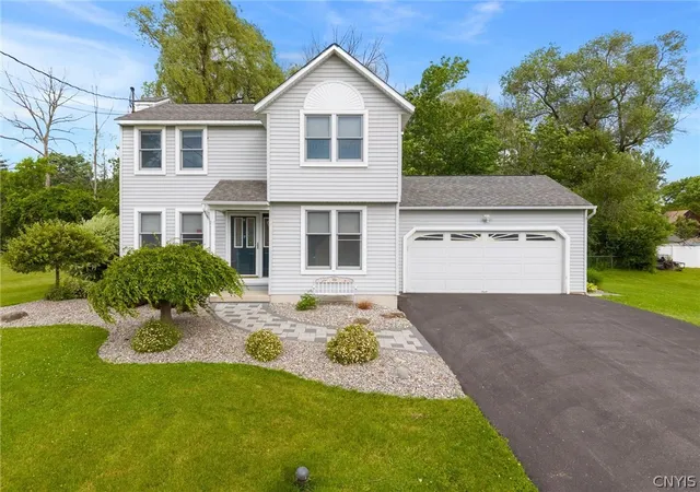 1st image of 106 Laura Dr, Syracuse, NY 13209 | MLS# S1691936