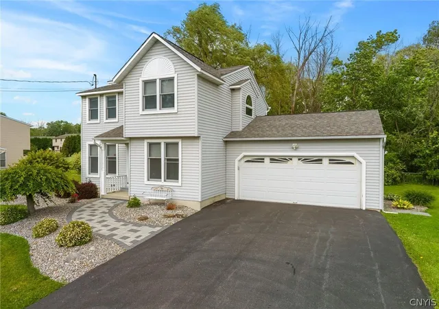 4th image of 106 Laura Dr, Syracuse, NY 13209 | MLS# S1691936