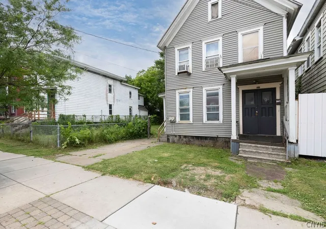 3rd image of 725 Butternut St, Syracuse, NY 13208