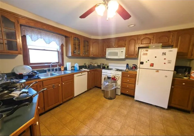 Photo 3 of Sale Pending at 556 Liberty St, Elmira, NY 14904 | MLS# R1692442 | Listing updated on 2026-07-14