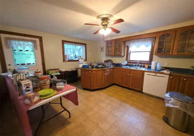 Photo 4 of Sale Pending at 556 Liberty St, Elmira, NY 14904 | MLS# R1692442 | Listing updated on 2026-07-14