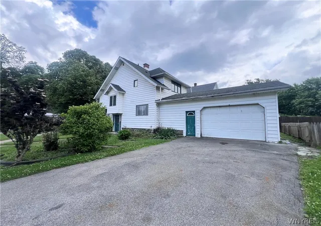 Homes for sale in Buffalo, NY | 199 Potters Rd, Buffalo, NY 14220 | MLS# B1692465