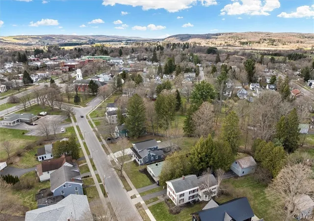 4th image of 21 Hamilton St, Hamilton, NY 13346 | MLS# S1692358