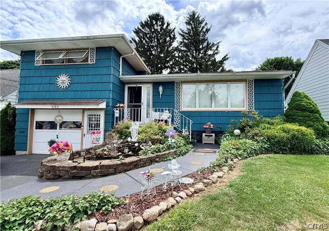 1st image of 606 Berwick Rd S, Salina, NY 13208 | MLS# S1690318