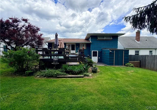 4th image of 606 Berwick Rd S, Salina, NY 13208 | MLS# S1690318