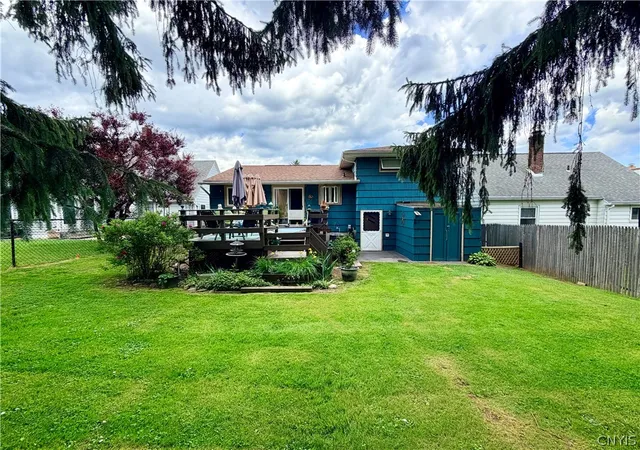 5th image of 606 Berwick Rd S, Salina, NY 13208 | MLS# S1690318