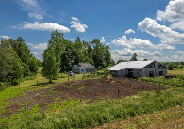Photo 3 of Single family home for sale at 6737 Greenway New London Rd, Verona, NY 13478 | MLS# S1691689 | Listing updated on 2026-06-21