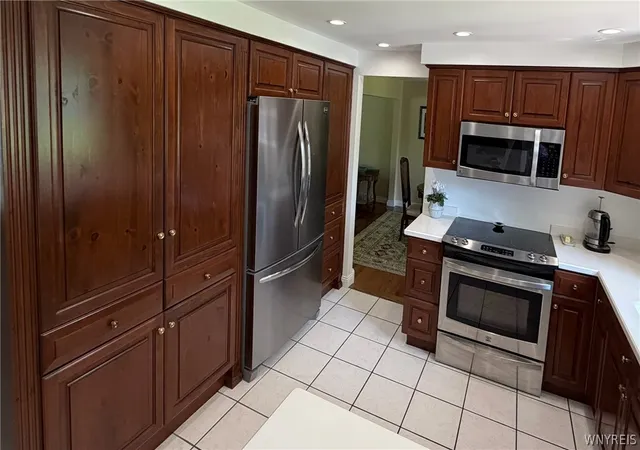 4th image of 66 Amberwood Dr, Grand Island, NY 14072 | MLS# B1692426