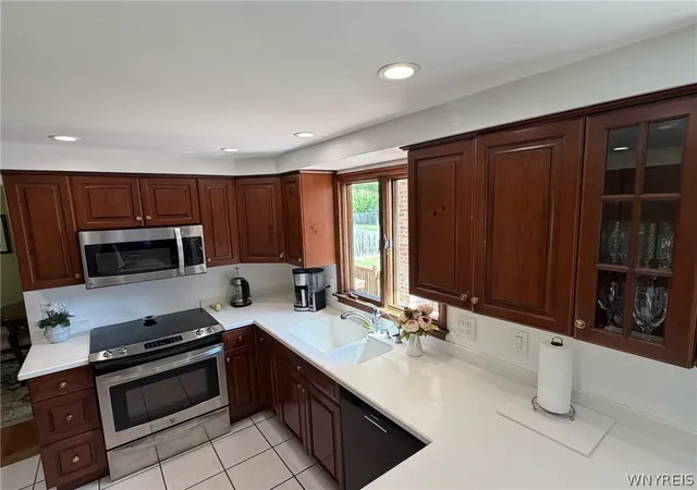 5th image of 66 Amberwood Dr, Grand Island, NY 14072 | MLS# B1692426