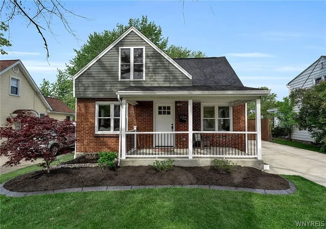 Homes for sale in Cheektowaga, NY | 224 S Huxley Dr, Cheektowaga, NY 14225 | MLS# B1691807