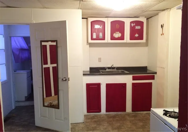 Homes for sale in Syracuse, NY | 1110 Butternut St, Syracuse, NY 13208 | MLS# S1692549