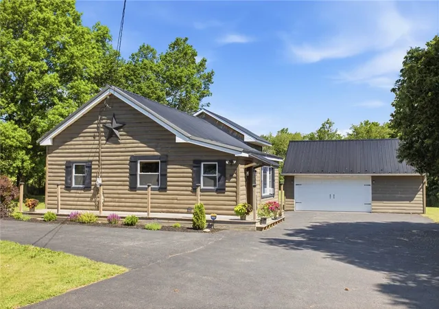Homes for sale in Pembroke, NY | 395 Akron Rd, Pembroke, NY 14001 | MLS# R1692497