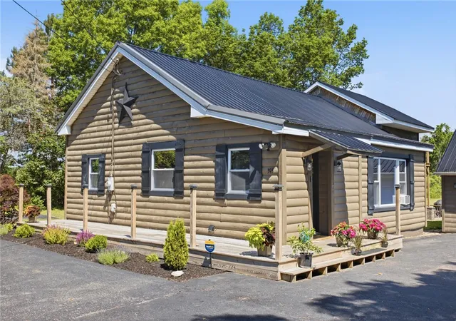 Photo 4 of Sale Pending at 395 Akron Rd, Akron, NY 14001 | MLS# R1692497 | Listing updated on 2026-07-02