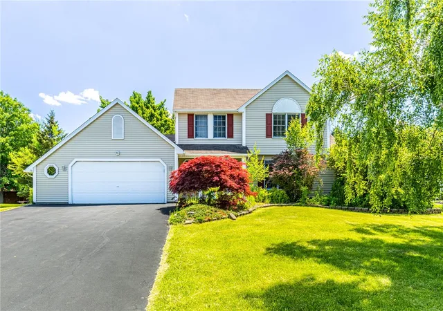 1st image of 531 Brixton Trl, Webster, NY 14580 | MLS# R1691651