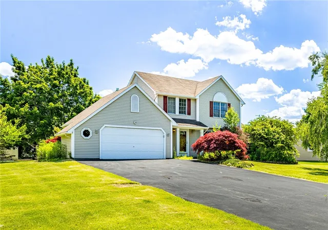 2nd image of 531 Brixton Trl, Webster, NY 14580 | MLS# R1691651