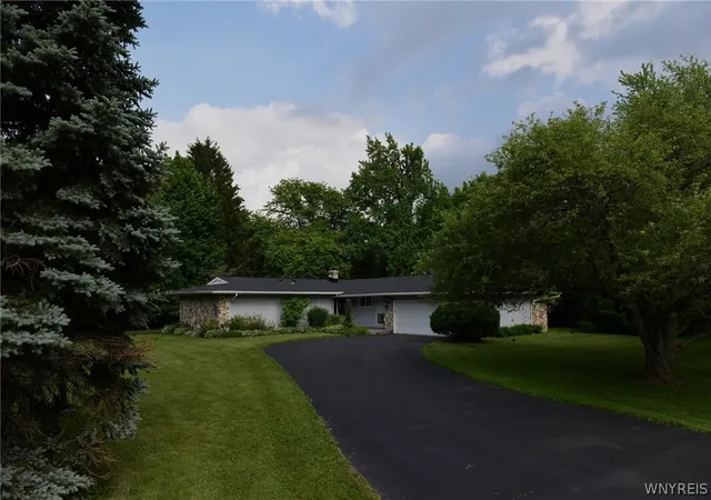 2nd image of 360 Riverview Dr, Porter, NY 14174 | MLS# B1692510