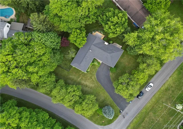 3rd image of 360 Riverview Dr, Porter, NY 14174 | MLS# B1692510