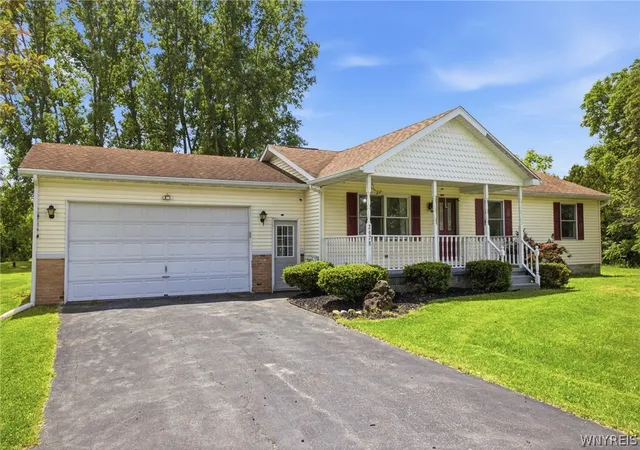 Homes for sale in Batavia, NY | 2678 Pearl Street Rd, Batavia, NY 14036 | MLS# B1691498