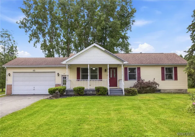 Homes for sale in Batavia, NY | 2678 Pearl Street Rd, Batavia, NY 14036 | MLS# B1691498