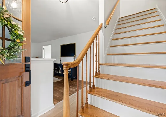 4th image of 5 Overbrook Ln, Lysander, NY 13027 | MLS# S1692427
