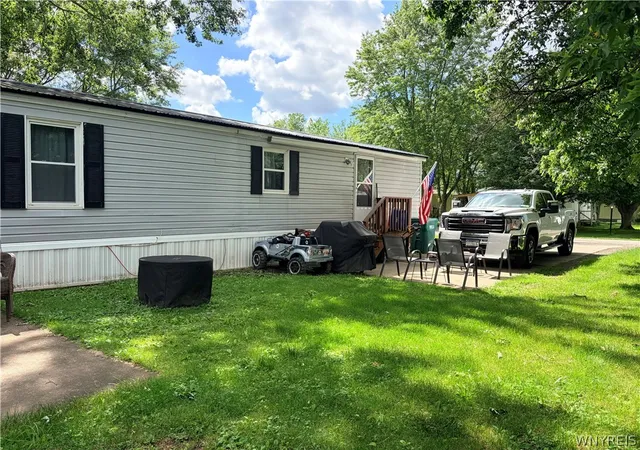 Homes for sale in Ridgeway, NY | 4 Pebbleridge, Ridgeway, NY 14103 | MLS# B1692433