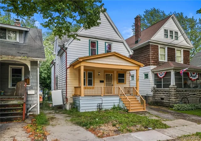 Photo 3 of Single family home for sale at 253 Benzinger St, Buffalo, NY 14206 | MLS# B1692657 | Listing updated on 2026-07-15