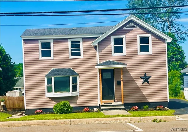 2nd image of 240 Syracuse Ave, Oswego, NY 13126 | MLS# B1692581