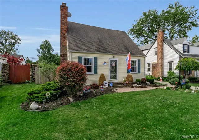Photo 3 of Sale Pending at 241 Woodcrest Blvd, Buffalo, NY 14223 | MLS# B1689886 | Listing updated on 2026-07-21