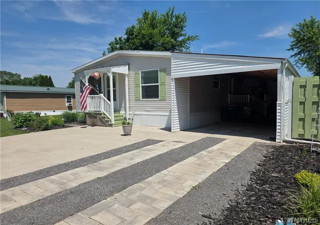 Homes for sale in Clarendon, NY | 260 Sunset Dr, Clarendon, NY 14429 | MLS# B1691938