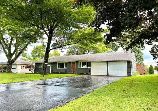 Homes for sale in Hamburg, NY | 3980 Staley Dr, Hamburg, NY 14075 | MLS# B1692606