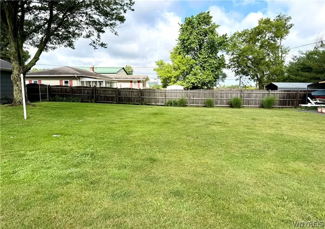 Homes for sale in Hamburg, NY | 3980 Staley Dr, Hamburg, NY 14075 | MLS# B1692606