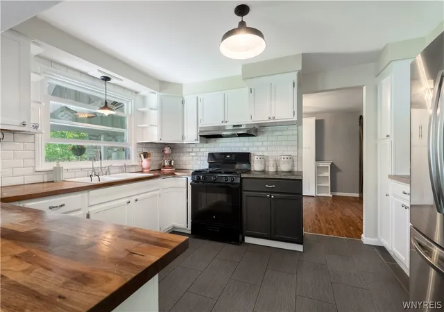 Photo 4 of Sale Pending at 9001 Fairways Cir, Clarence, NY 14031 | MLS# B1691944 | Listing updated on 2026-07-30