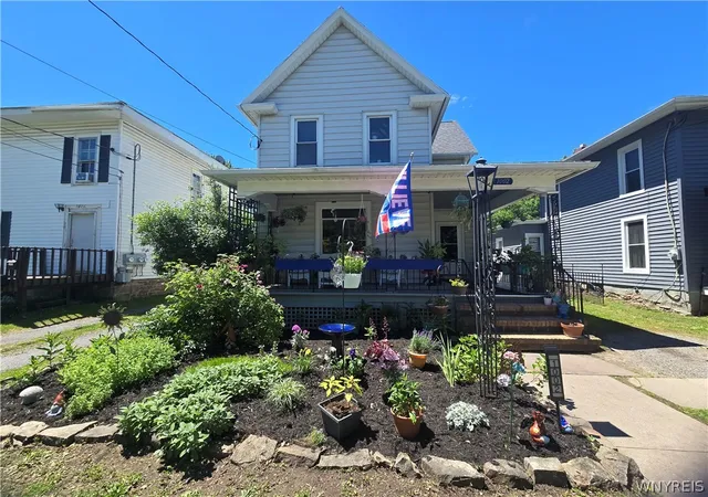 Photo 1 of Sale Pending at 1002 West Ave, Medina, NY 14103 | MLS# B1692633 | Listing updated on 2026-07-14