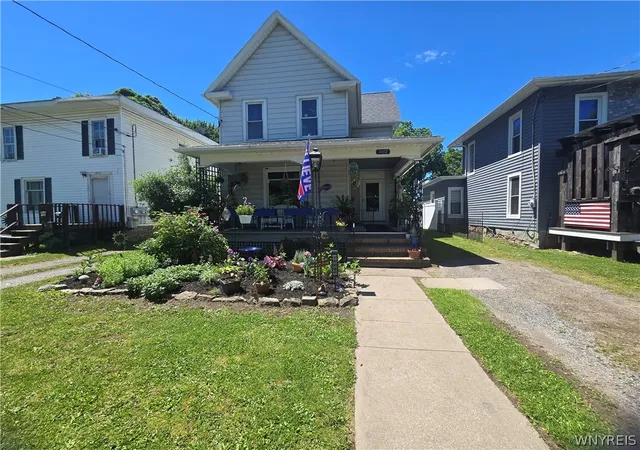Photo 2 of Sale Pending at 1002 West Ave, Medina, NY 14103 | MLS# B1692633 | Listing updated on 2026-07-14