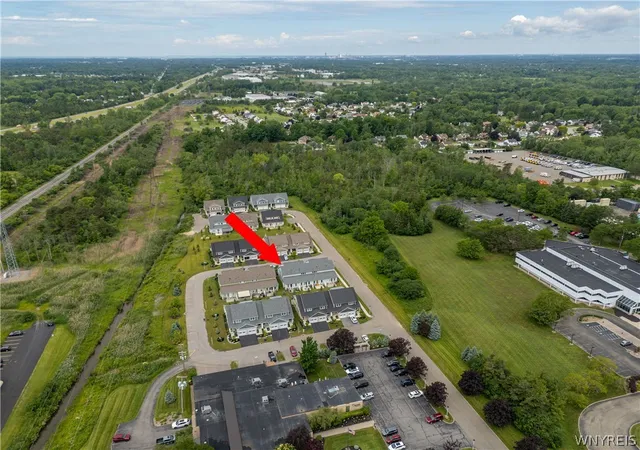 3rd image of 303 Carriage Ln, Buffalo, NY 14224 | MLS# B1692622