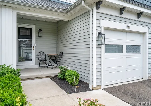 4th image of 303 Carriage Ln, Buffalo, NY 14224 | MLS# B1692622