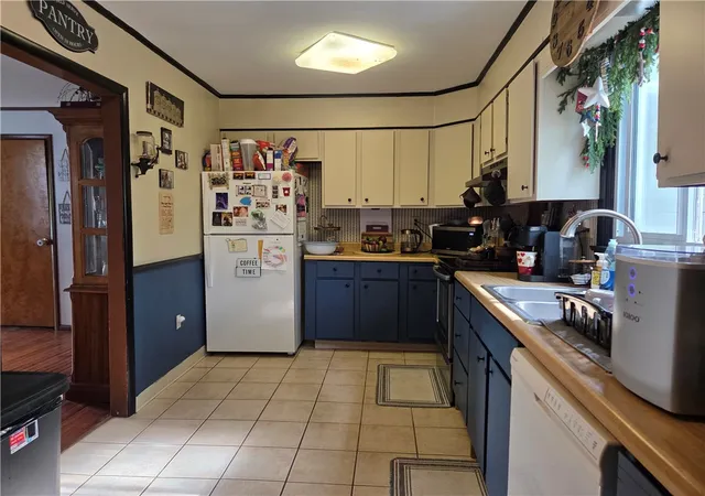 Photo 3 of Single family home for sale at 51 Main St, Stamford, NY 12167 | MLS# R1691753 | Listing updated on 2026-08-03