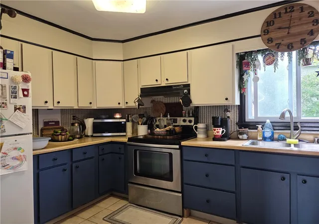 Photo 4 of Single family home for sale at 51 Main St, Stamford, NY 12167 | MLS# R1691753 | Listing updated on 2026-08-03