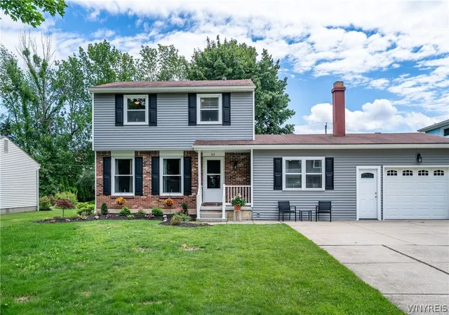 3rd image of 163 Altair Dr, Getzville, NY 14068 | MLS# B1692707