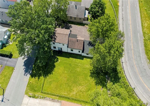 Homes for sale in West Seneca, NY | 30 Dwyer St, West Seneca, NY 14224 | MLS# B1692745