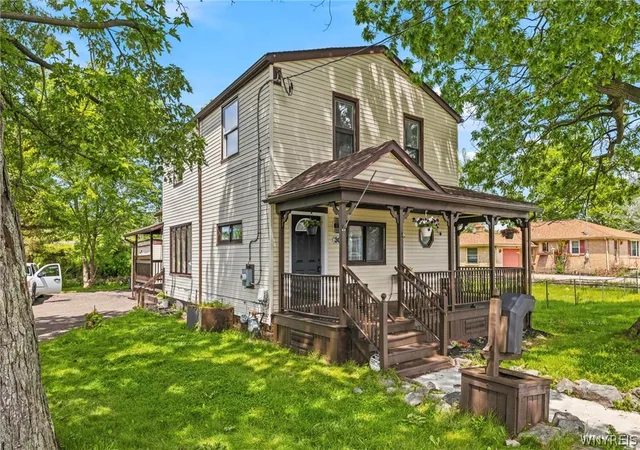Homes for sale in West Seneca, NY | 30 Dwyer St, West Seneca, NY 14224 | MLS# B1692745