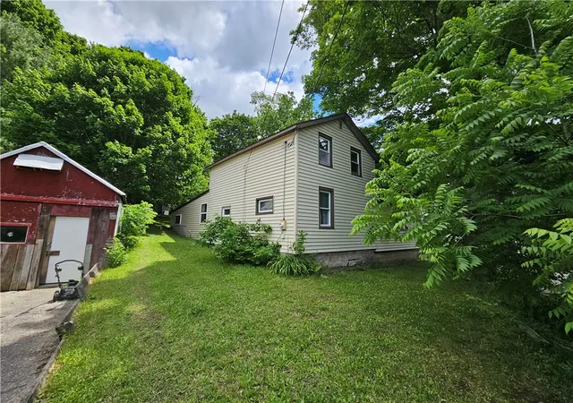 Photo 4 of Sale Pending at 22 Miller St, Auburn, NY 13021 | MLS# R1692386 | Listing updated on 2026-07-22