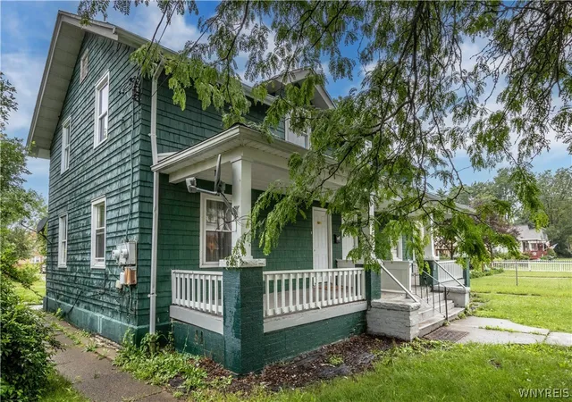 Homes for sale in Niagara Falls, NY | 466 24th St, Niagara Falls, NY 14303 | MLS# B1692765