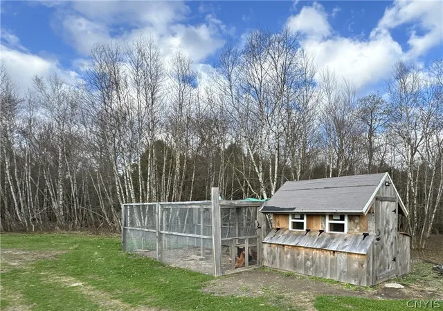 Homes for sale in Camden, NY | 2076 Hillside Dr, Camden, NY 13316 | MLS# S1692283