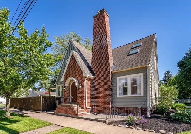 Photo 1 of Sale Pending at 214 Roycroft Blvd, Buffalo, NY 14226 | MLS# B1692810 | Listing updated on 2026-07-23
